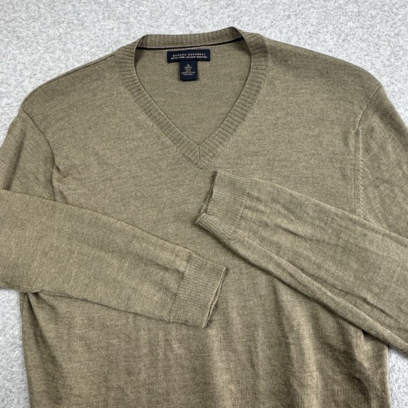 Banana Republic Extra Fine‎ Italian Merino Wool Sweater Medium Beige V Neck - Picture 1 of 8